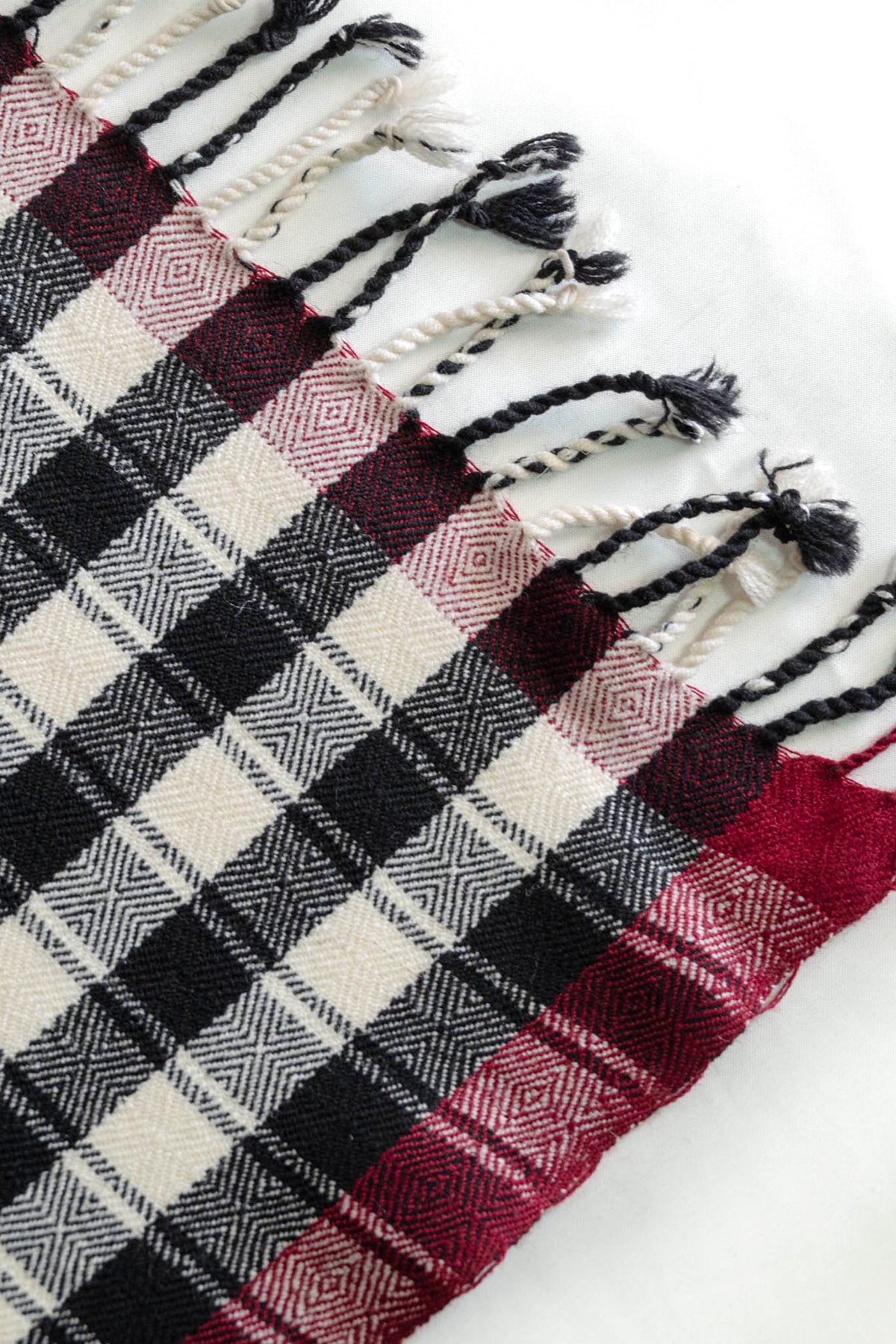 Pateele - Checkered Handwoven Kinnauri Shawl
