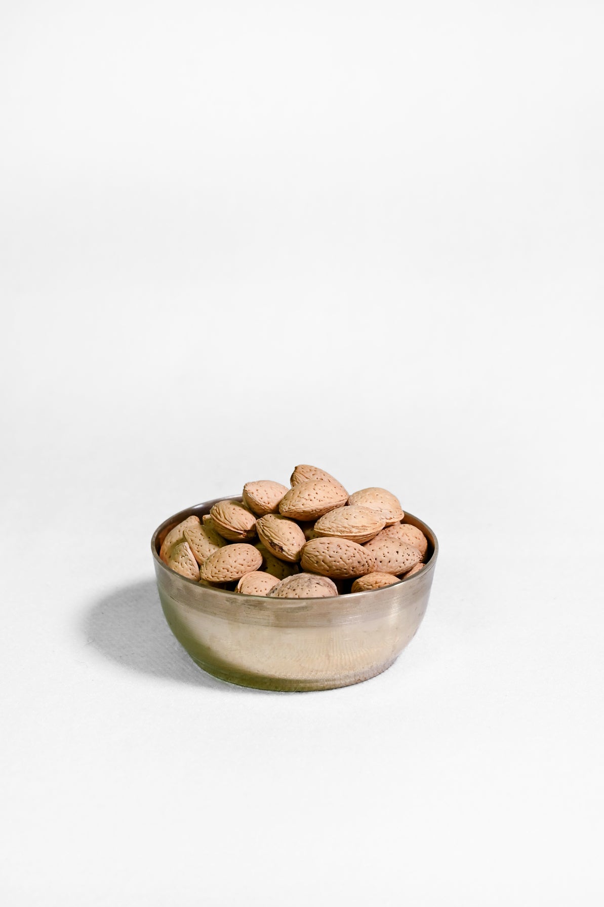 Kinnauri Katha Mamra Badam / Hard Shell Almond