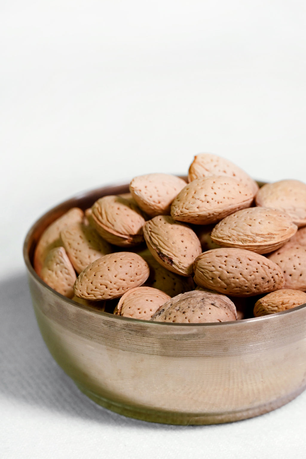 Kinnauri Katha Mamra Badam / Hard Shell Almond