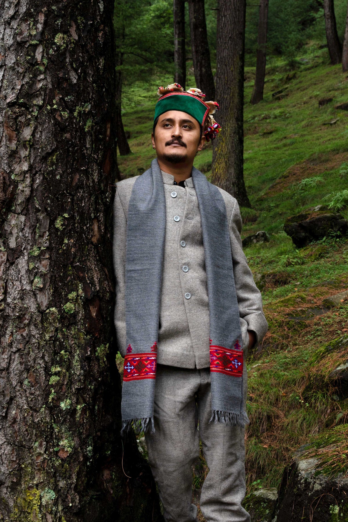Handwoven Kinnauri Muffler - Dark Grey