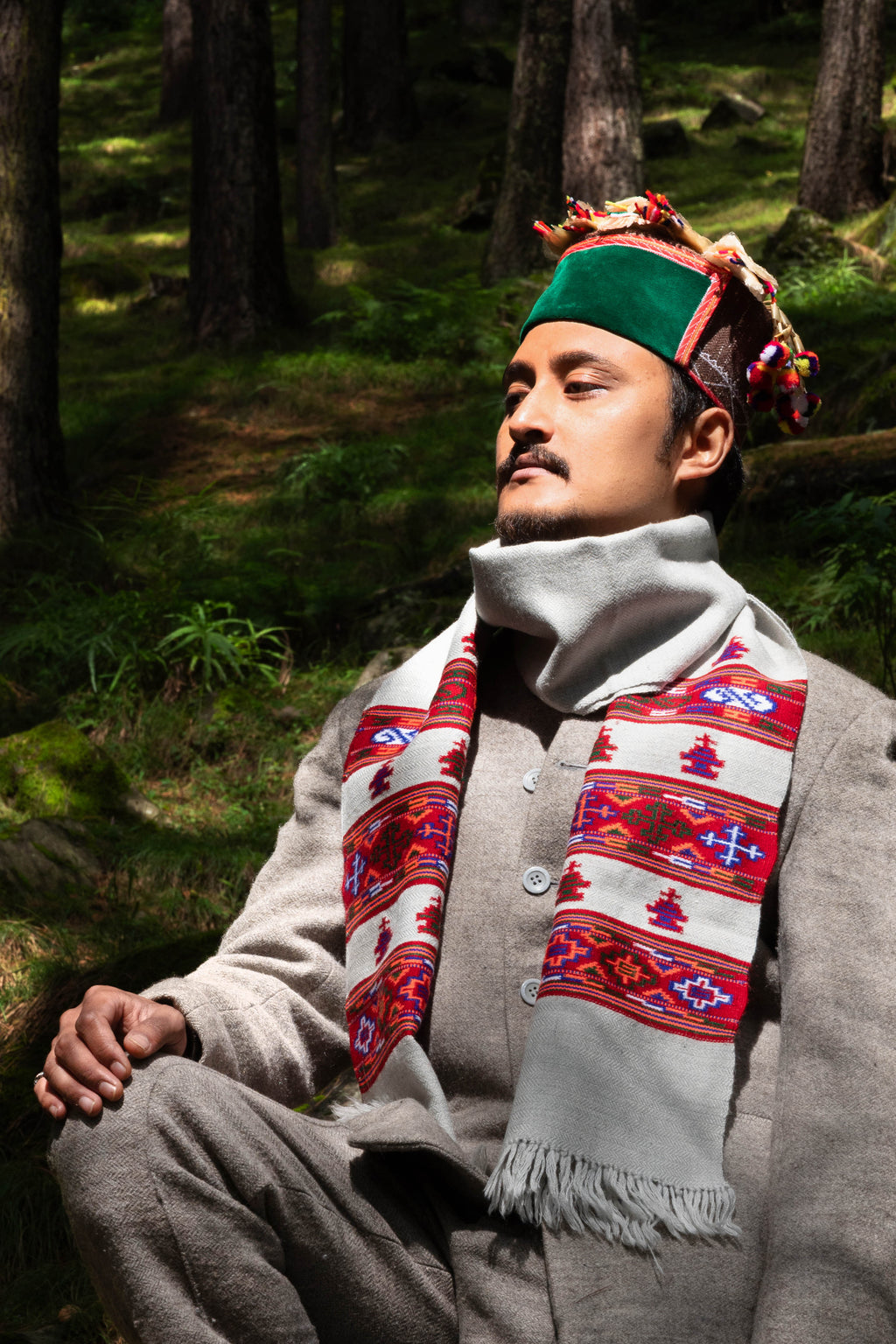 Handwoven Kinnauri Muffler - Light Grey