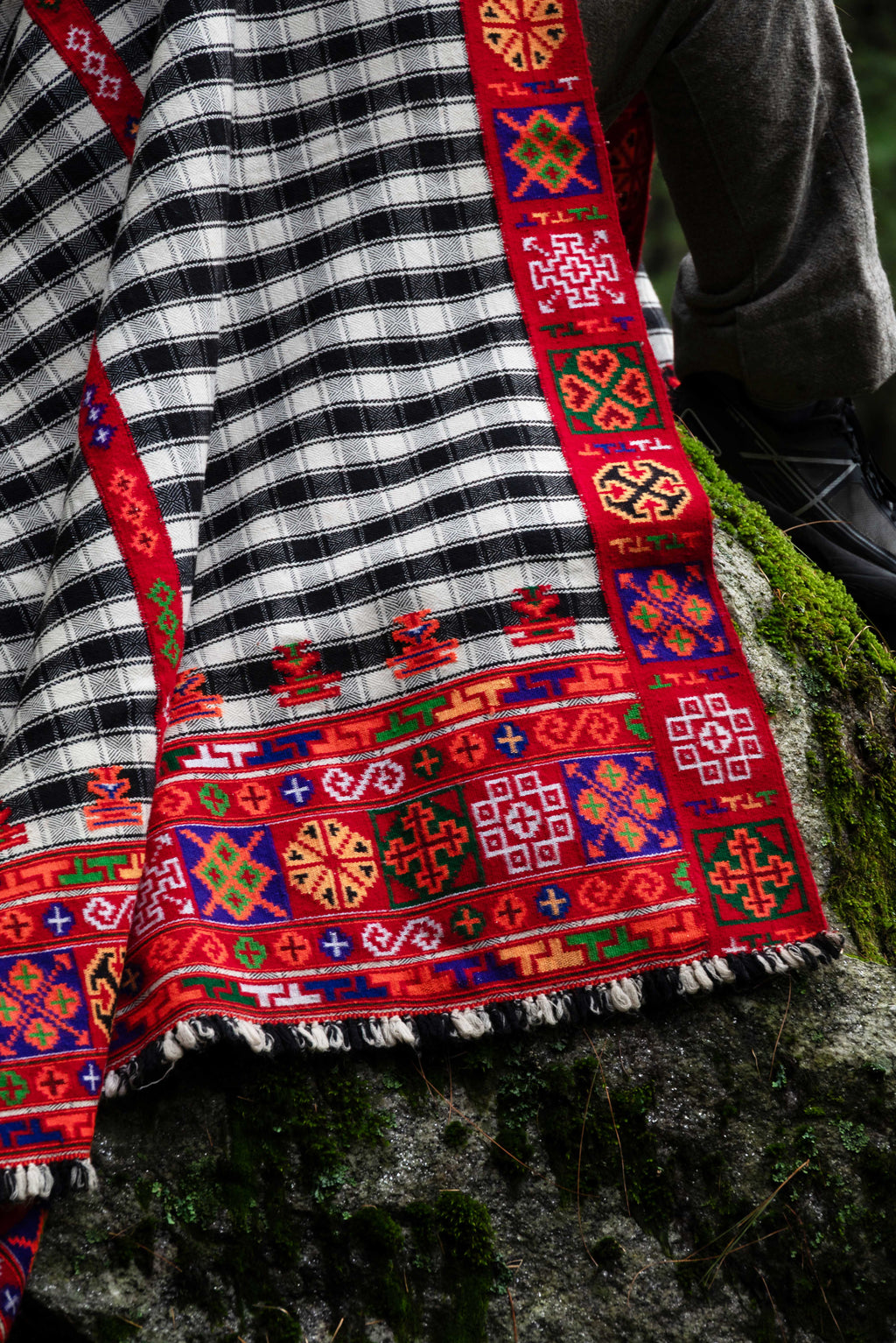 Nyanglus - Handwoven Traditional Kinnauri Shawl