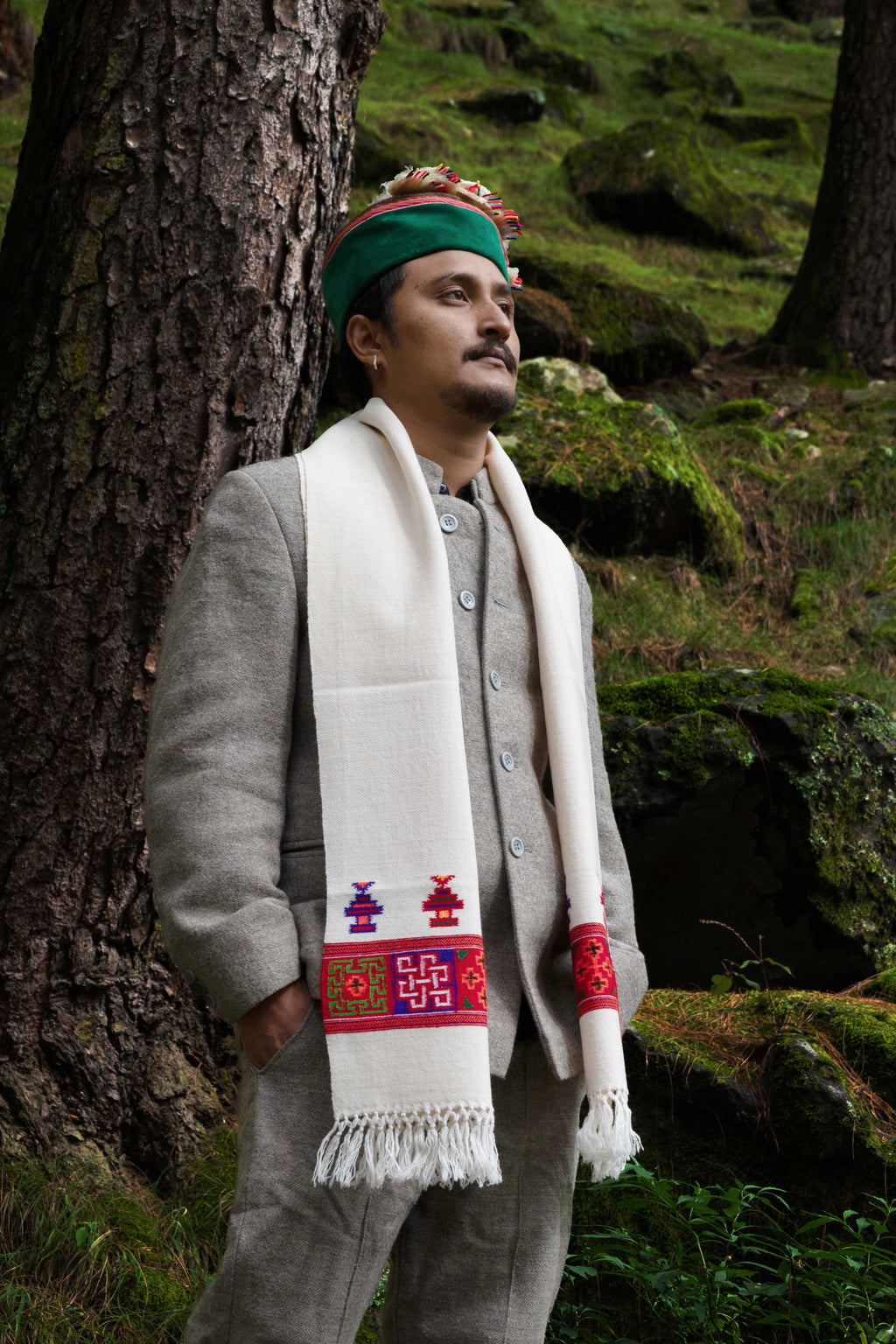 Handwoven Kinnauri Muffler - White