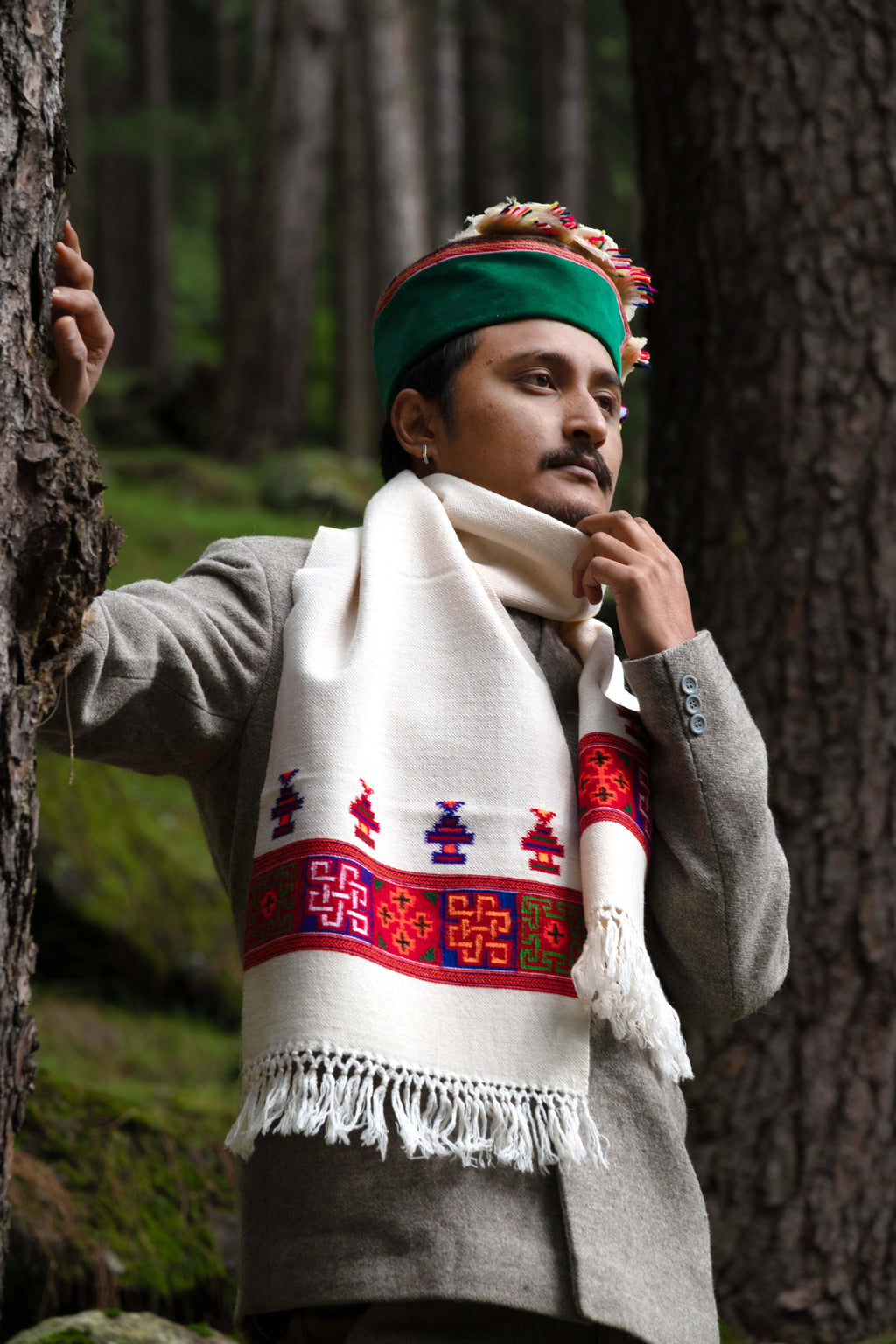 Handwoven Kinnauri Muffler - White