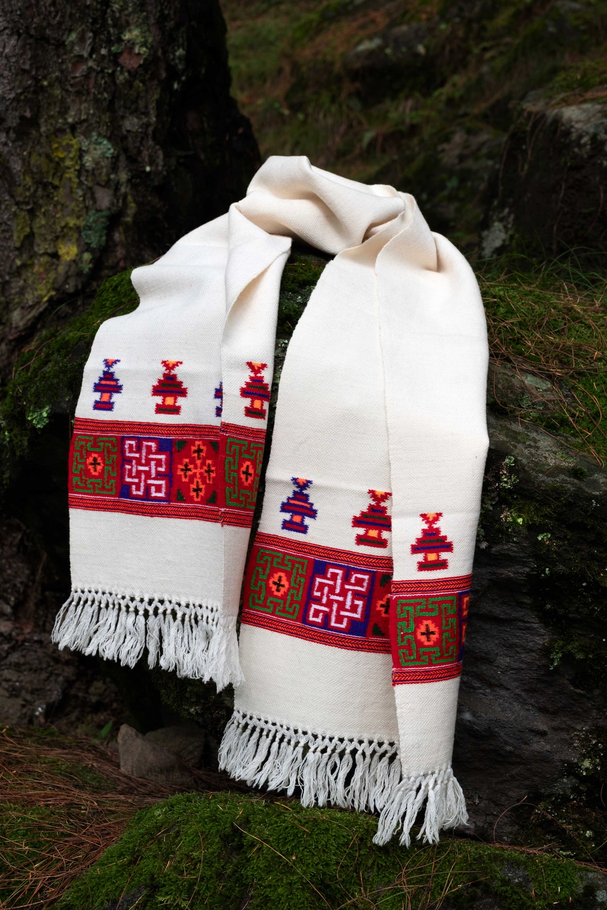 Handwoven Kinnauri Muffler - White