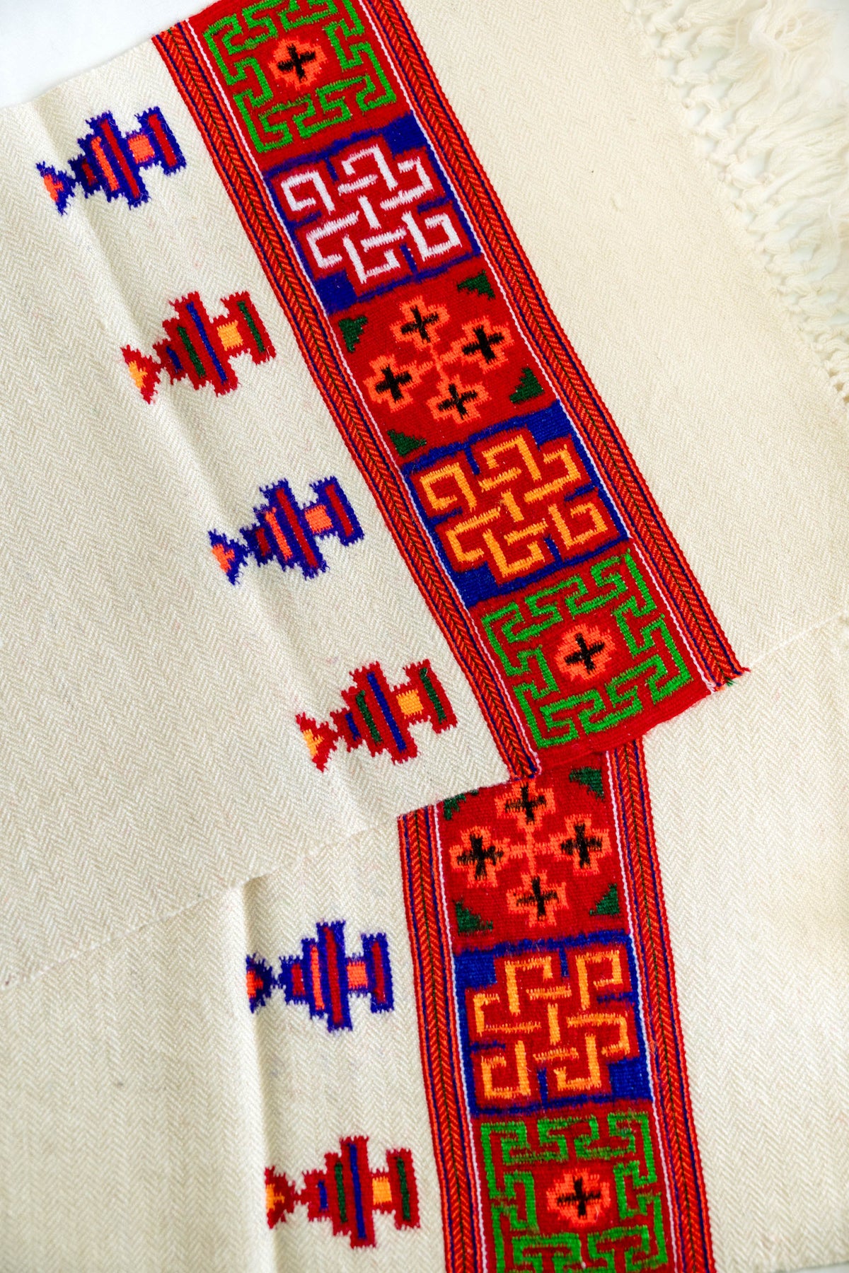 Handwoven Kinnauri Muffler - White