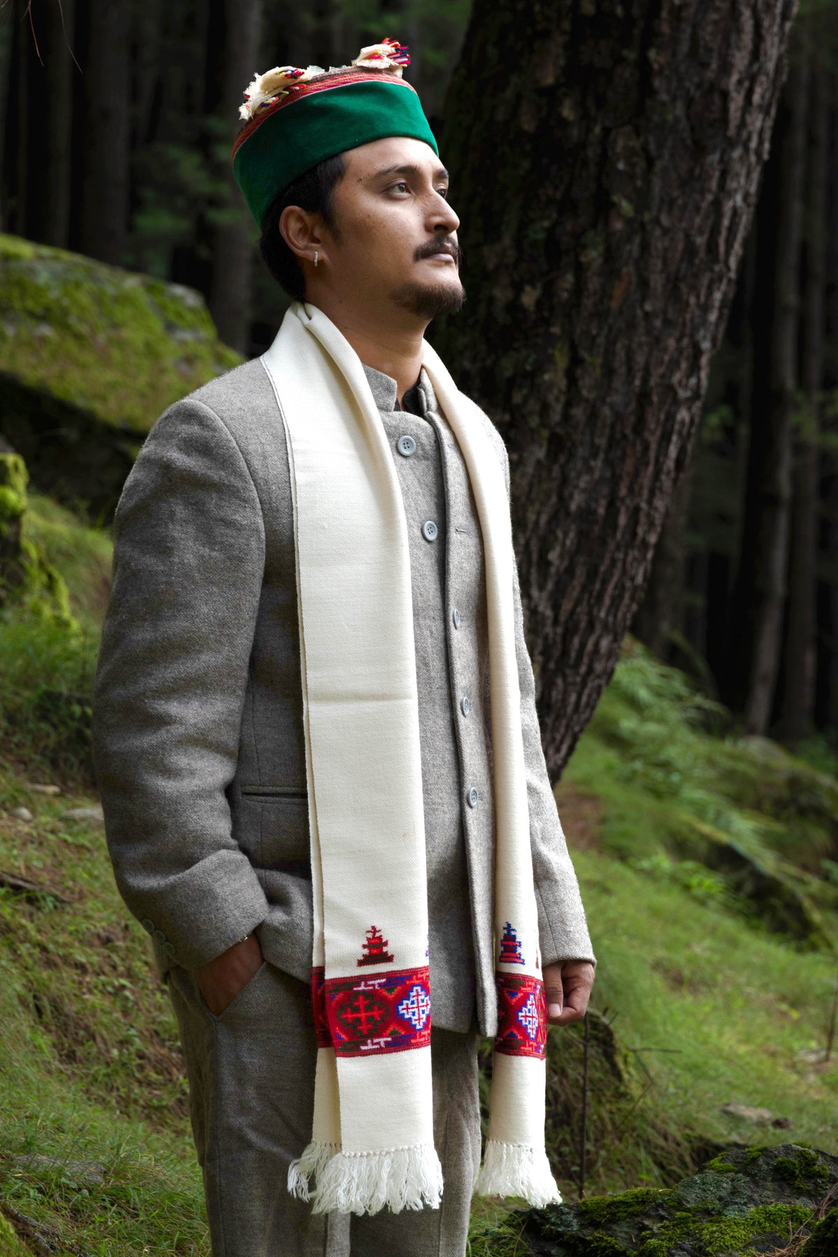 Handwoven Kinnauri Muffler - White