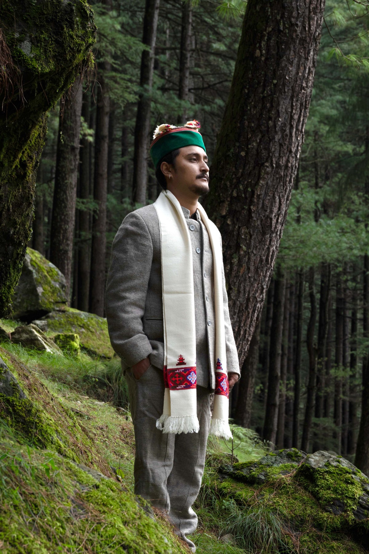 Handwoven Kinnauri Muffler - White