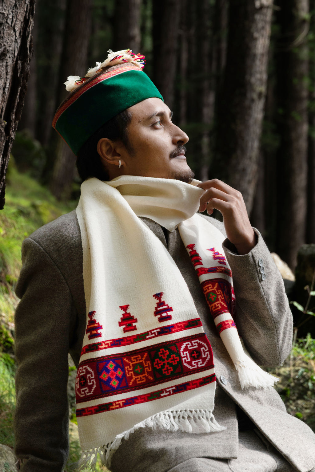 Handwoven Kinnauri Muffler - White