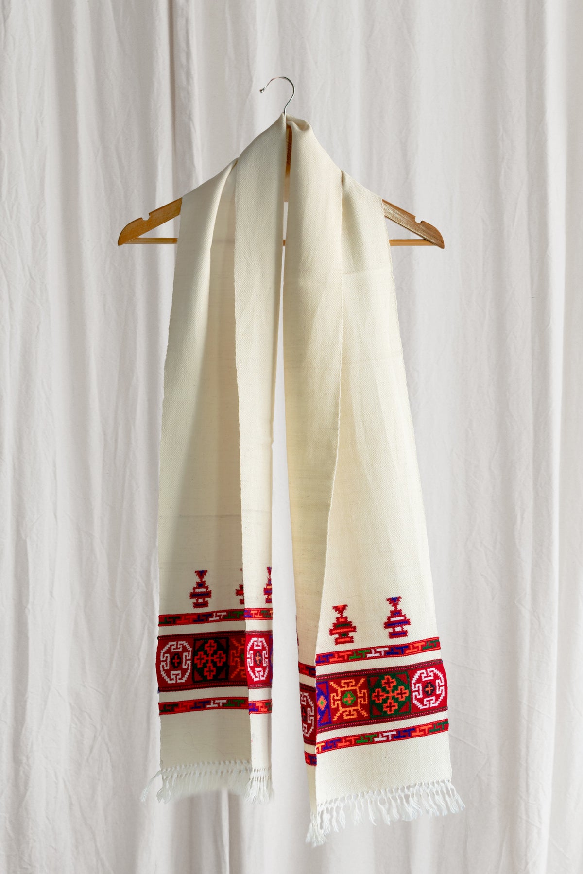 Handwoven Kinnauri Muffler - White