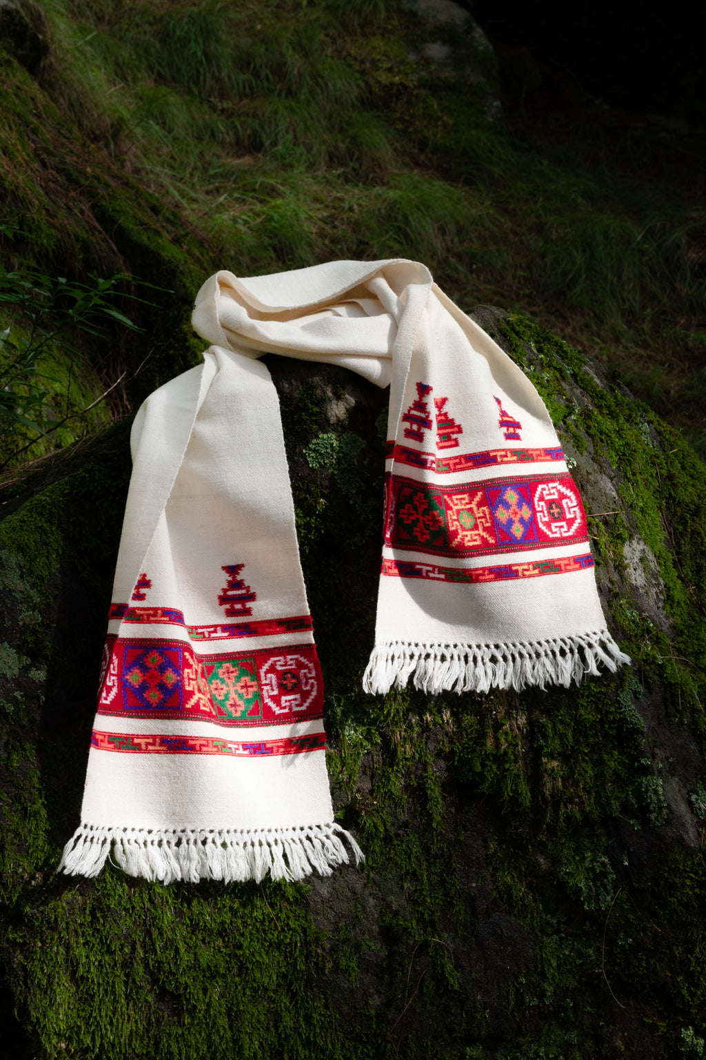 Handwoven Kinnauri Muffler - White