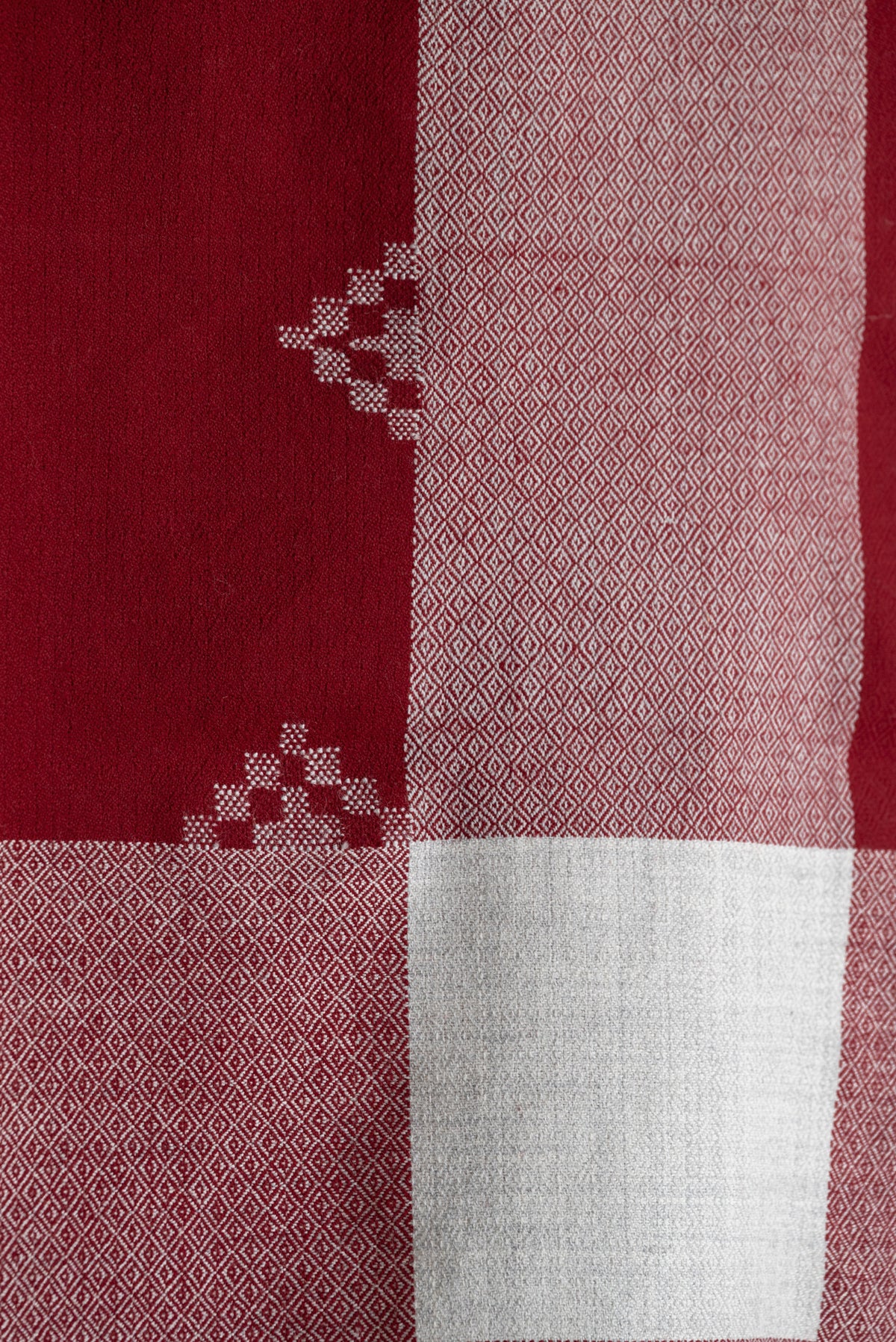 Heera - Handwoven Woolen Stole