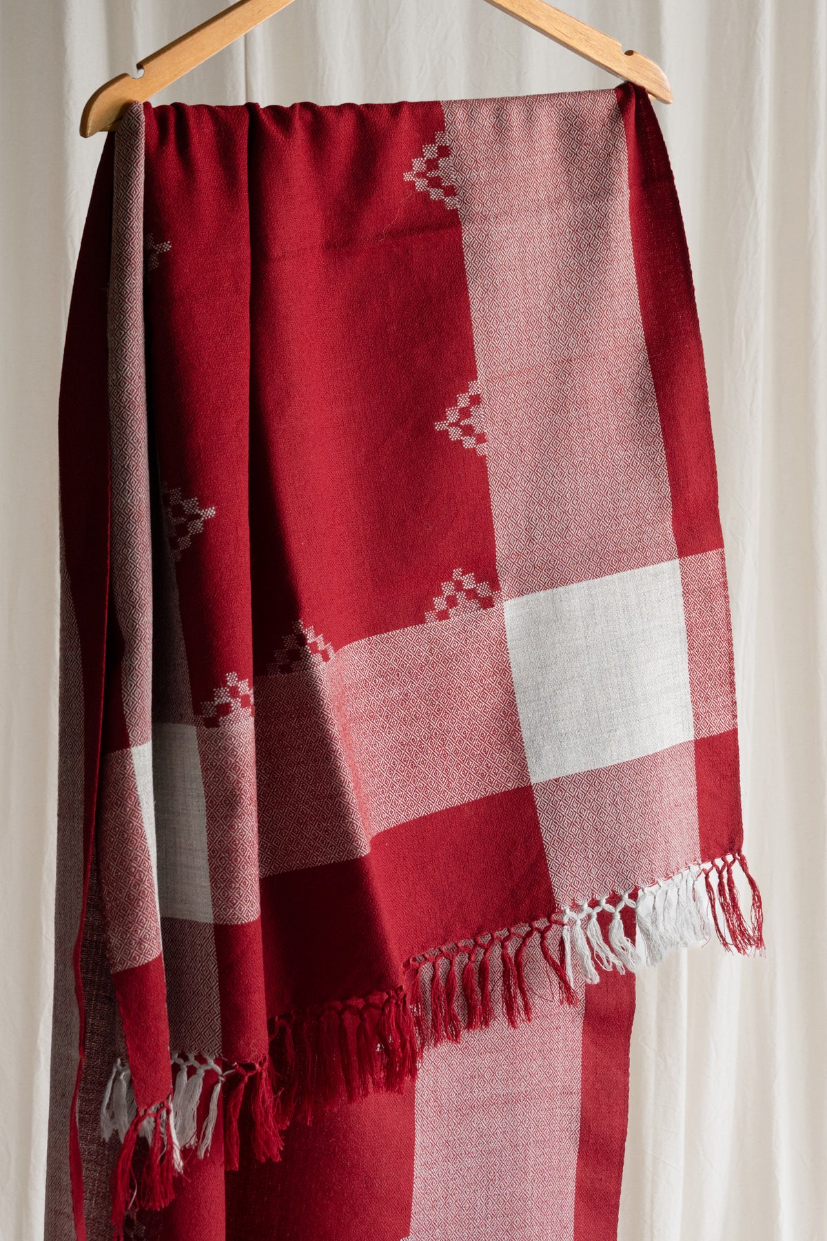 Heera - Handwoven Woolen Stole