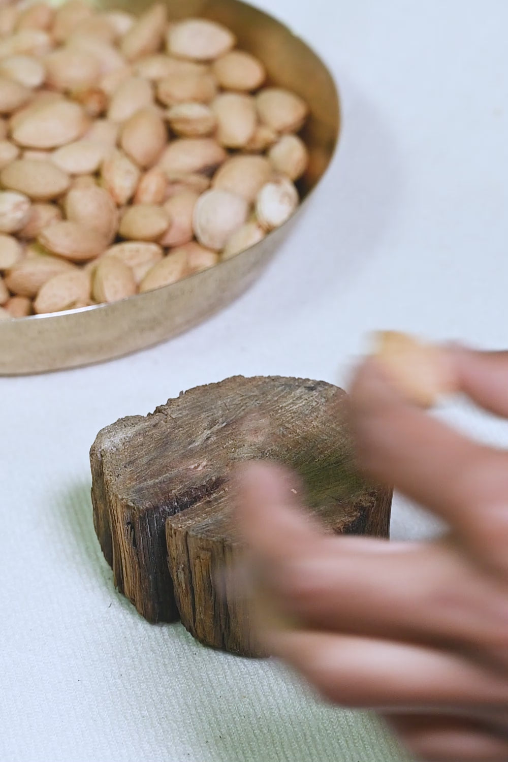 Kinnauri Katha Mamra Badam / Hard Shell Almond